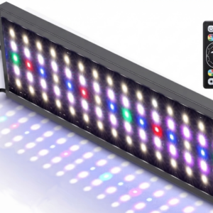 Wodoszczelna lampa LED RGB FG186 zamontowana na akwarium